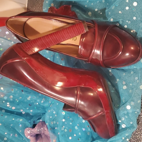 Salvatore Ferragamo Heels Shade of Red - Picture 12 of 15